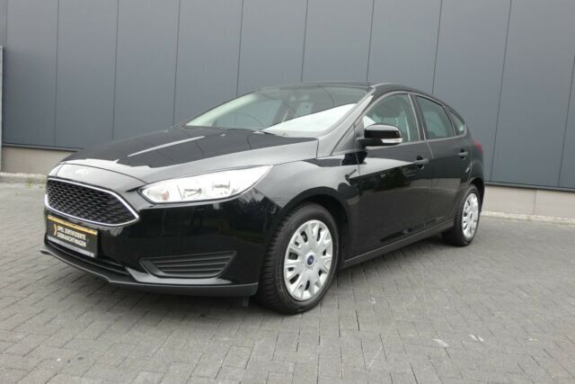 Gebraucht Ford Focus 101 PS (74 kW) 2017 Schwarz metallic Limousine