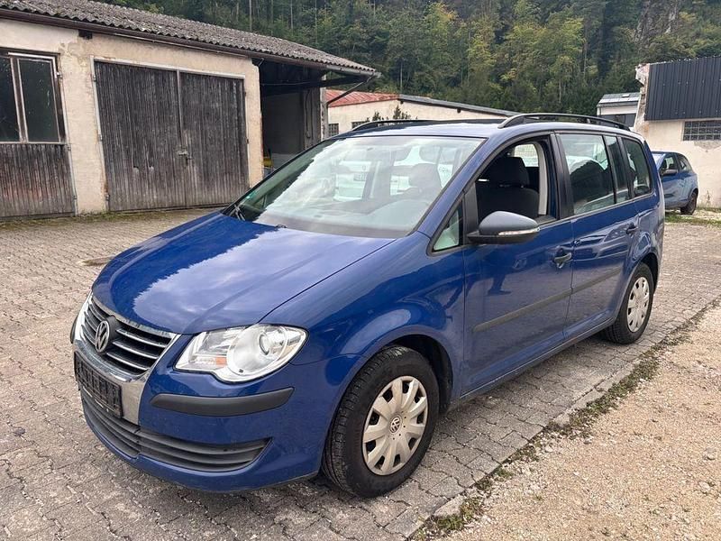 Blau Gebraucht 2010 VW Touran Conceptline Van / Kleinbus | 2.584 € (Superpreis) - Bild 1/4