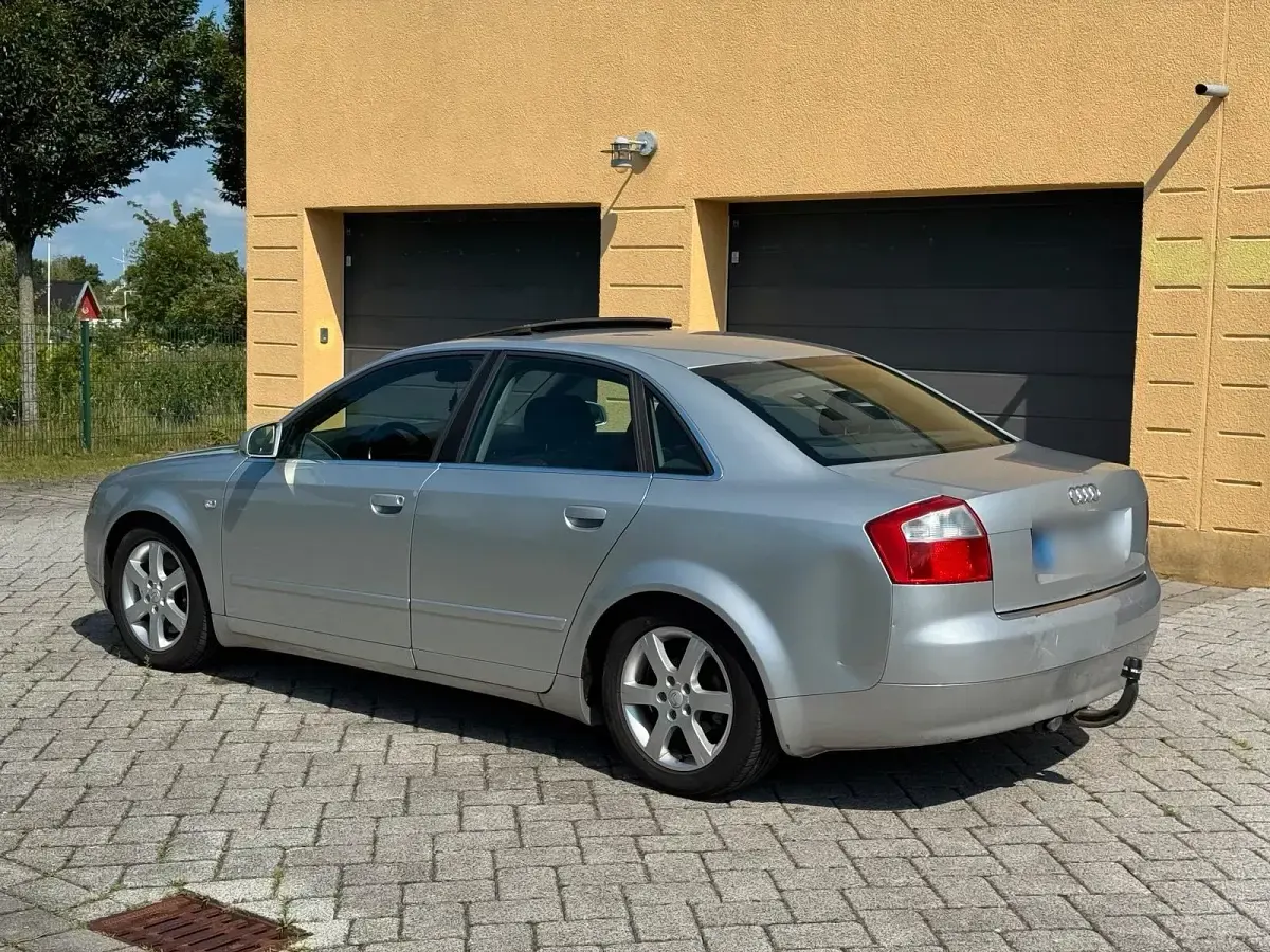 Gebraucht Audi A4 163 PS (119 kW) 2003 Silber Limousine