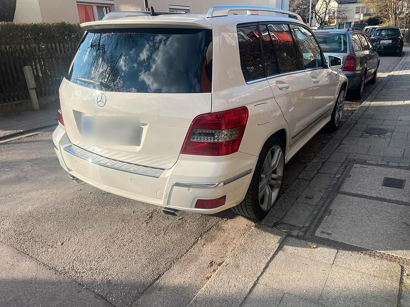 Gebraucht Mercedes GLK250 204 PS (150 kW) 2011 Weiß SUV
