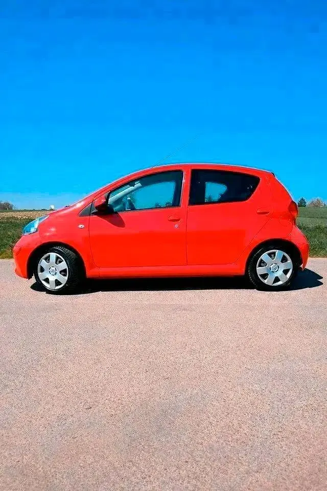 Gebraucht Toyota Aygo 69 PS (50 kW) 2006 Rot Kleinwagen