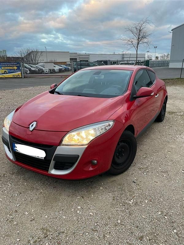Rot Gebraucht 2010 Renault Mégane Coupé Dynamique Coupé | 6.300 € (Fairer Preis) - Bild 1/4