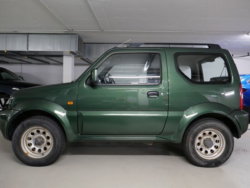 Grün Gebraucht 2010 Suzuki Jimny SUV | 11.500 € (Fairer Preis) - Bild 1/4