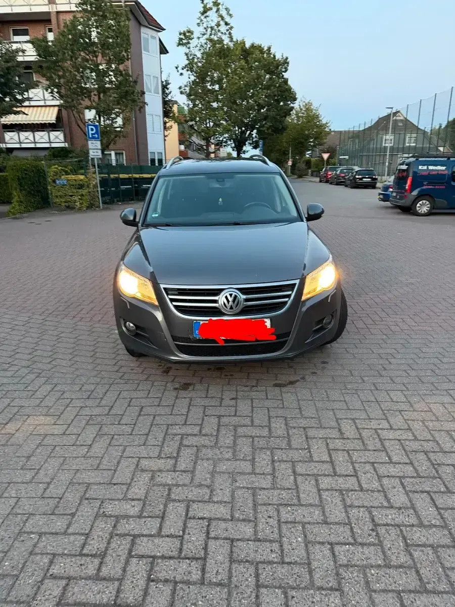 Gebraucht VW Tiguan 140 PS (102 kW) 2010 Grau SUV