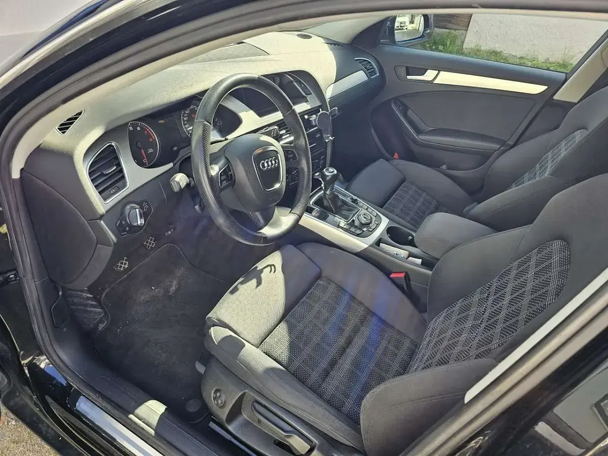 Gebraucht Audi A4 Ambition 160 PS (117 kW) 2012 Schwarz Kombi