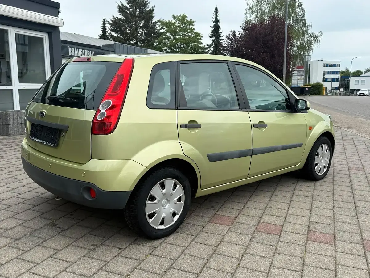 Gebraucht Ford Fiesta 80 PS (58 kW) 2006 Gelb Kleinwagen