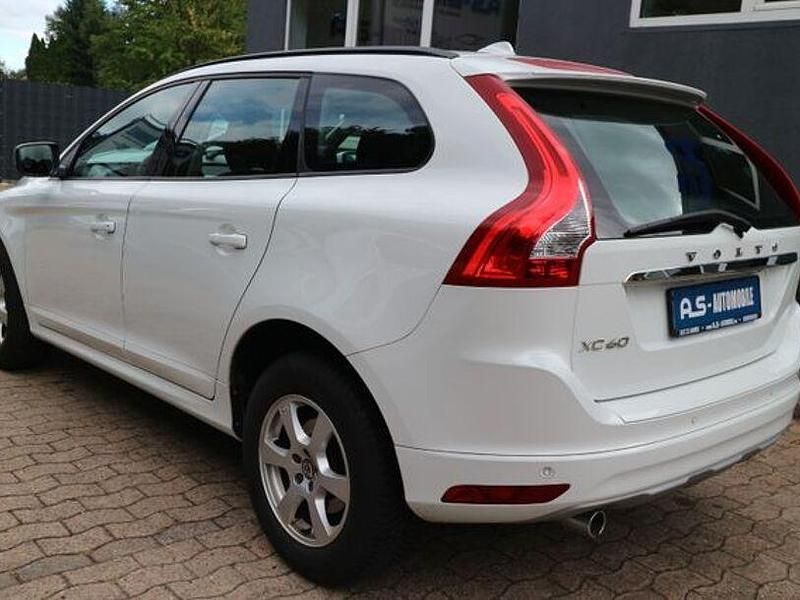 Gebraucht Volvo XC60 Kinetic 150 PS (110 kW) 2016 Andere SUV