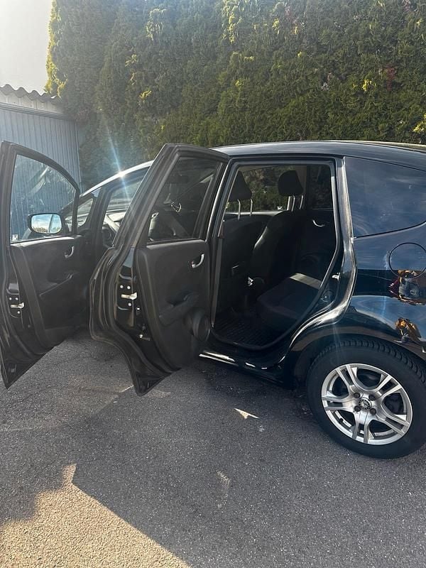 Second-hand Honda Jazz Executive 2012 Negru Hatchback