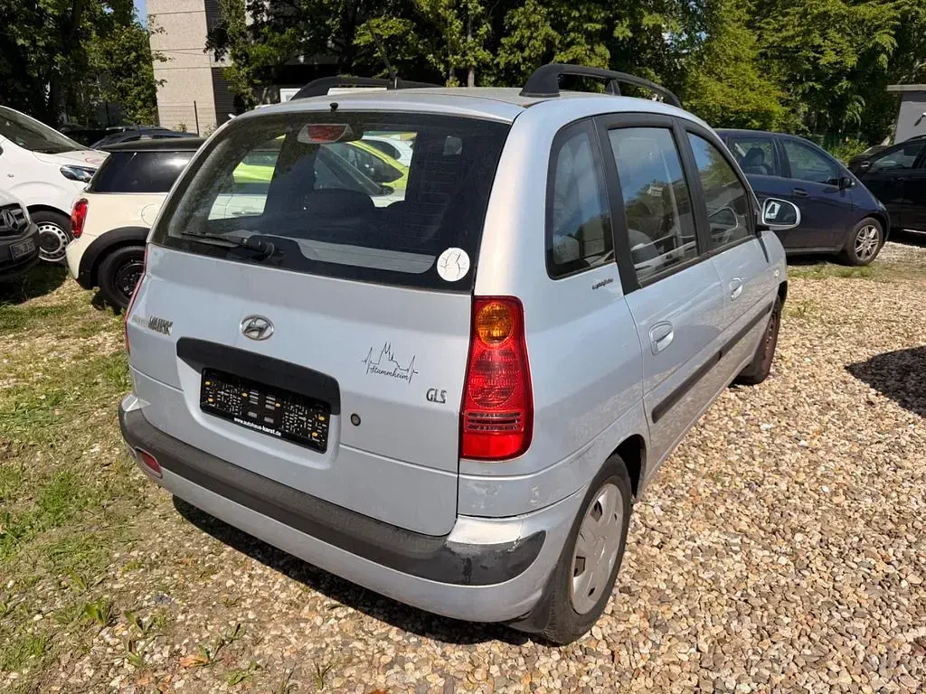Używany Hyundai Matrix GLS 103 KM (75 kW) 2005 Srebrny Minivan