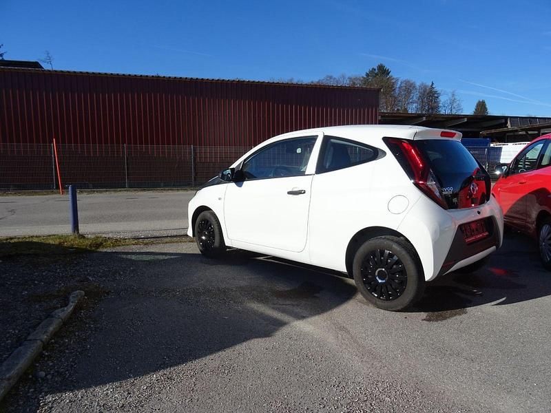 Gebraucht Toyota Aygo 72 PS (52 kW) 2021 Weiß Kleinwagen