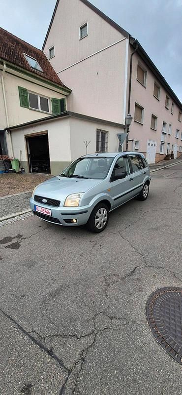 Grün Gebraucht 2005 Ford Fusion Kleinwagen | 1.850 € (Fairer Preis) - Bild 1/4