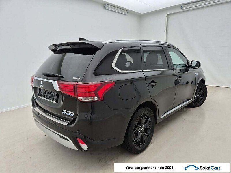 Gebraucht Mitsubishi Outlander P-HEV Intense 135 PS (99 kW) 2019 Schwarz SUV