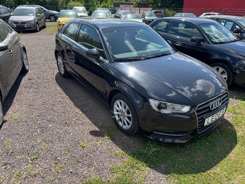 Schwarz Gebraucht 2013 Audi A3 Limousine | 9.950 € (Guter Preis) - Bild 1/4