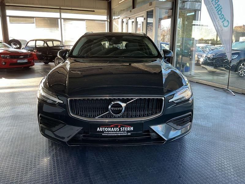 Gebraucht Volvo V60 Momentum 150 PS (110 kW) 2019 Grau Kombi