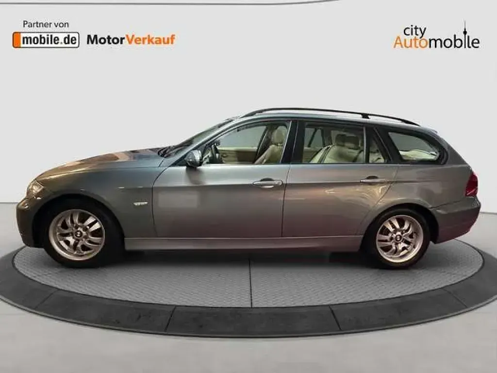 Gebraucht BMW 320 163 PS (119 kW) 2006 Arktis (metallic) Kombi