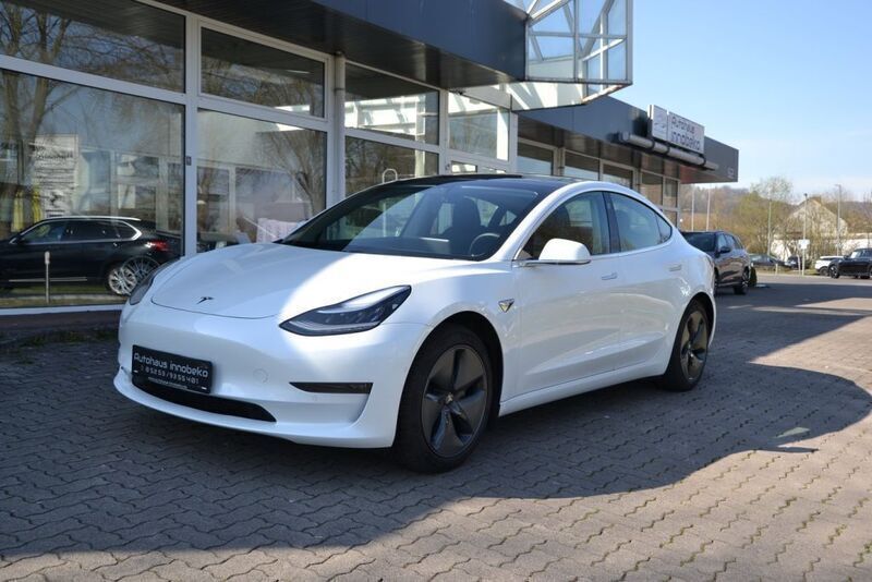 Weiß Gebraucht 2020 Tesla Model 3 Limousine | 26.980 € (Fairer Preis) - Bild 1/4