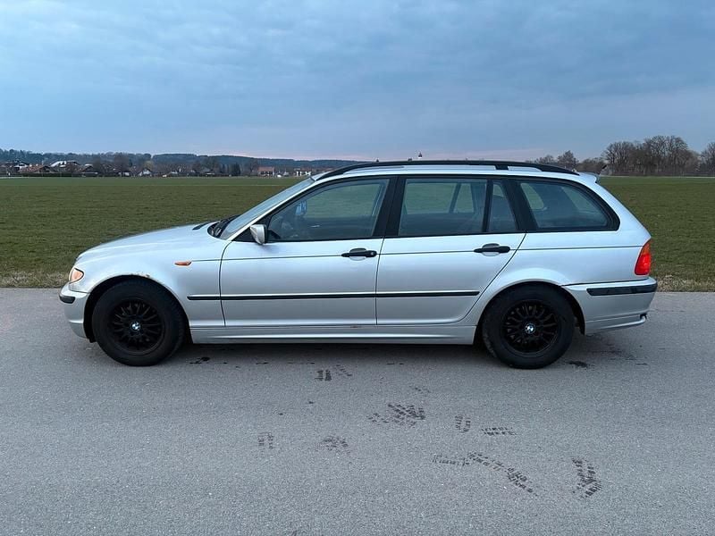 Gebraucht BMW 318 143 PS (105 kW) 2002 Grau Kombi