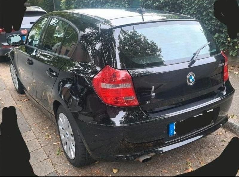 Gebraucht BMW 116 122 PS (89 kW) 2011 Schwarz Kleinwagen