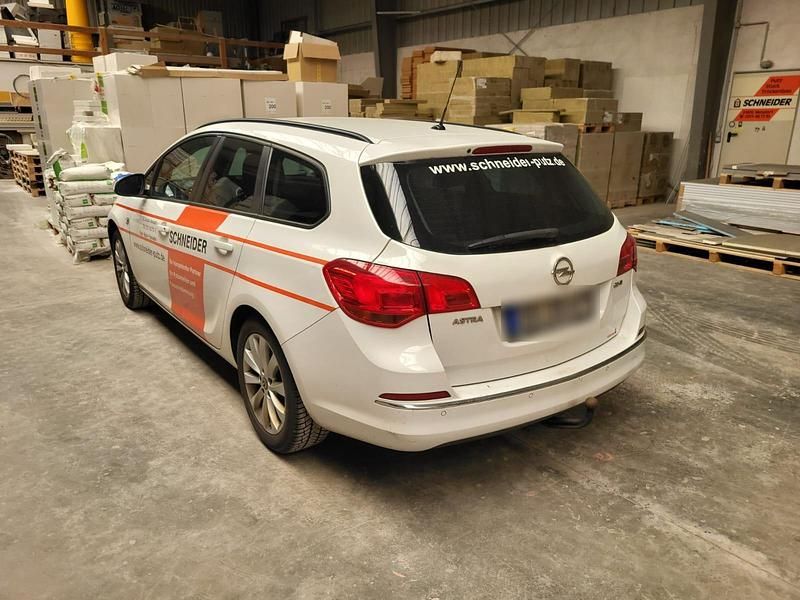 Gebraucht Opel Astra 130 PS (95 kW) 2013 Weiß Kombi