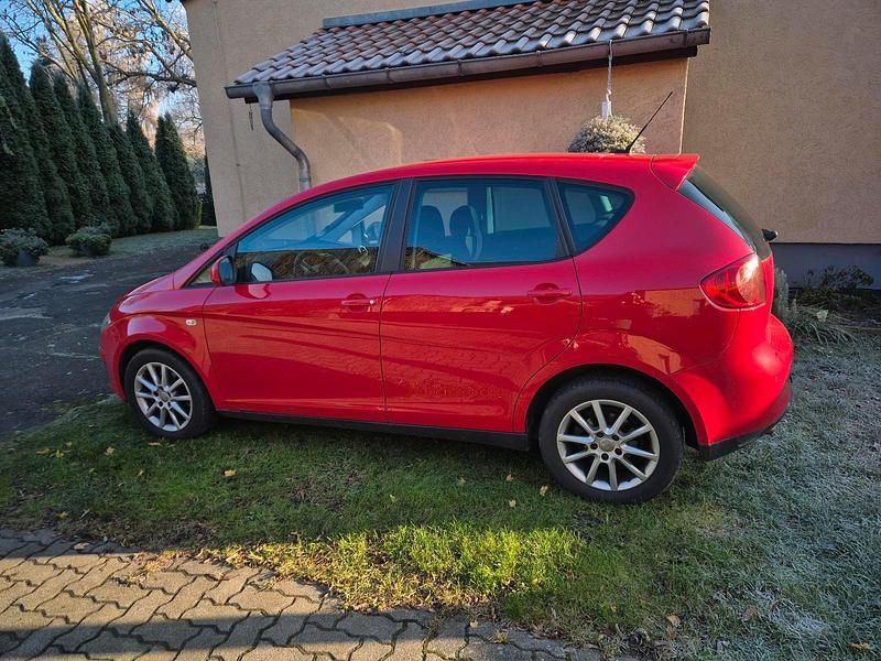 Rot Gebraucht 2013 Seat Altea Kombi | 4.250 € (Fairer Preis) - Bild 1/4