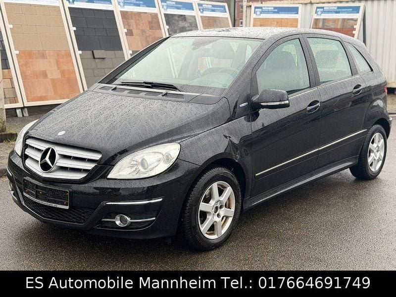 Schwarz Gebraucht 2010 Mercedes B180 Van / Kleinbus | 5.450 € (Guter Preis) - Bild 1/4