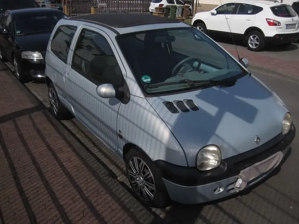Używany Renault Twingo 75 KM (55 kW) 2001 Srebrny Hatchback