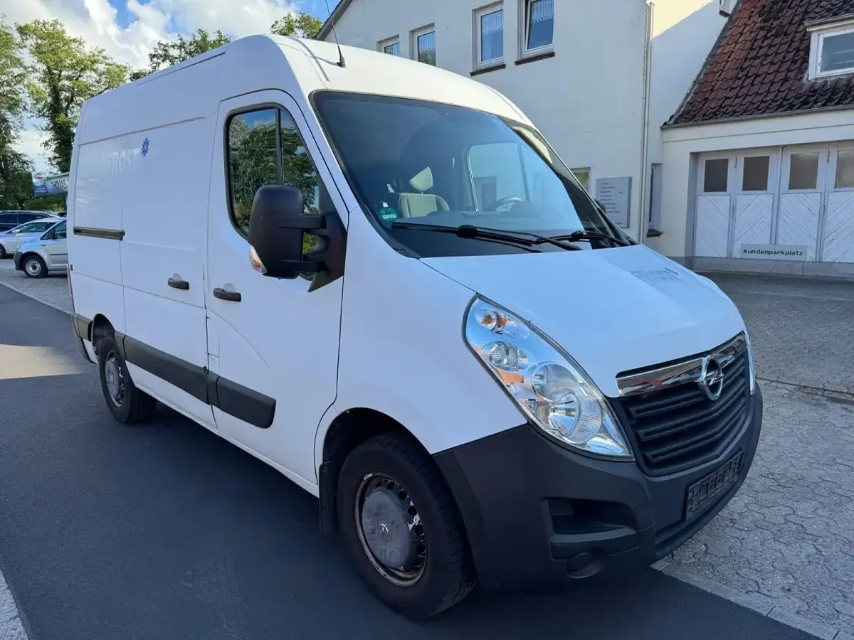 Gebraucht Opel Movano 131 PS (96 kW) 2017 Weiß Van / Kleinbus