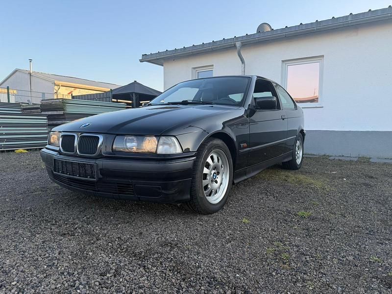 Gebraucht BMW 316 105 PS (77 kW) 1999 Schwarz Limousine