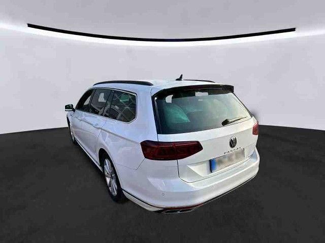 Gebraucht VW Passat Business 200 PS (147 kW) 2023 Gletscherweiß metallic Kombi