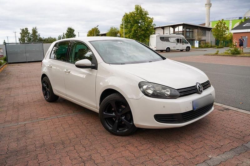 Weiß Gebraucht 2009 VW Golf VI Trendline Kombi | 6.999 € (Teuer) - Bild 1/4