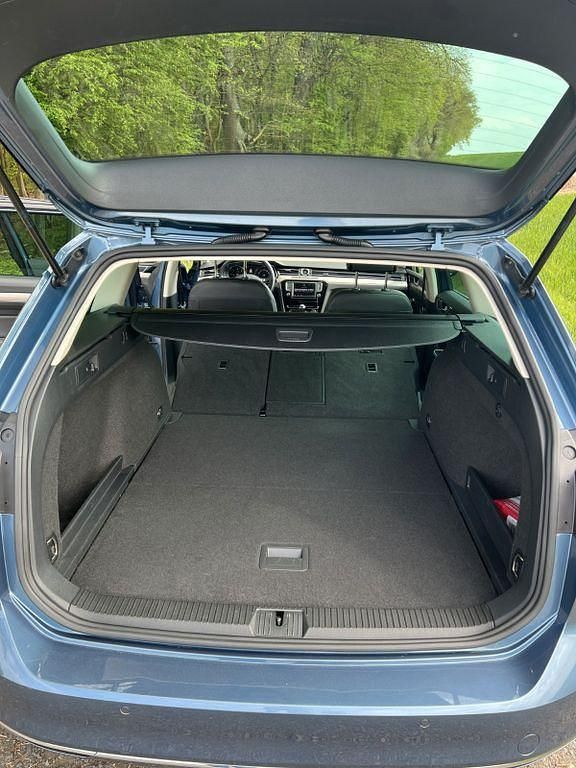 Gebraucht VW Passat Highline 150 PS (110 kW) 2015 Blau Kombi