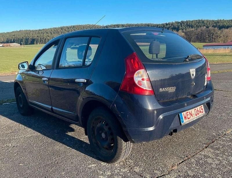 Gebraucht Dacia Sandero 75 PS (55 kW) 2010 Blau Limousine