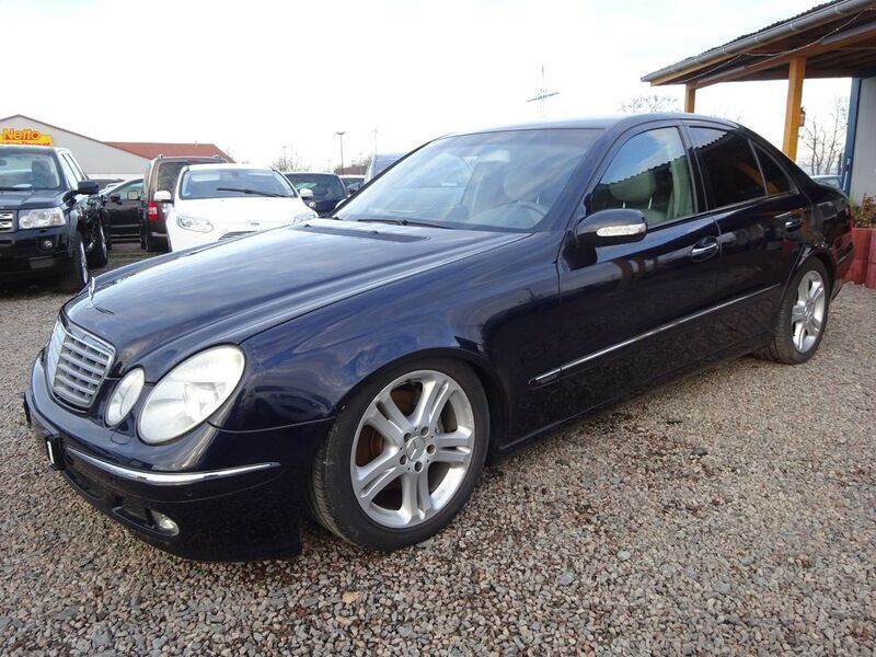 Blau Gebraucht 2003 Mercedes E320 Elegance Limousine | 2.700 € (Superpreis) - Bild 1/4