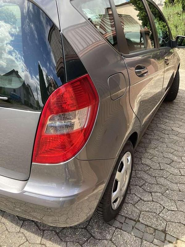 Gebraucht Mercedes A160 Avantgarde 95 PS (69 kW) 2011 Limousine