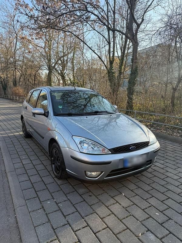 Gebraucht Ford Focus 101 PS (74 kW) 2004 Silber Kleinwagen