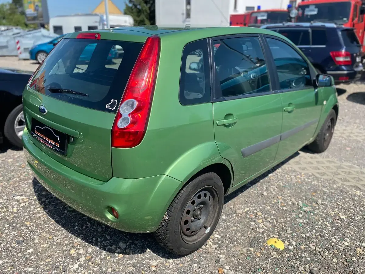 Gebraucht Ford Fiesta 80 PS (58 kW) 2008 Grün Kleinwagen