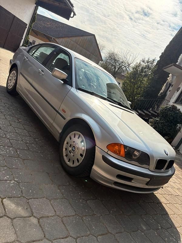 Gebraucht BMW 318 143 PS (105 kW) 1998 Limousine