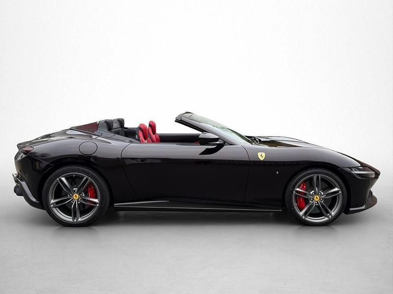 Second-hand Ferrari Roma 620 CP (456 kW) 2023 Negru Cabrio