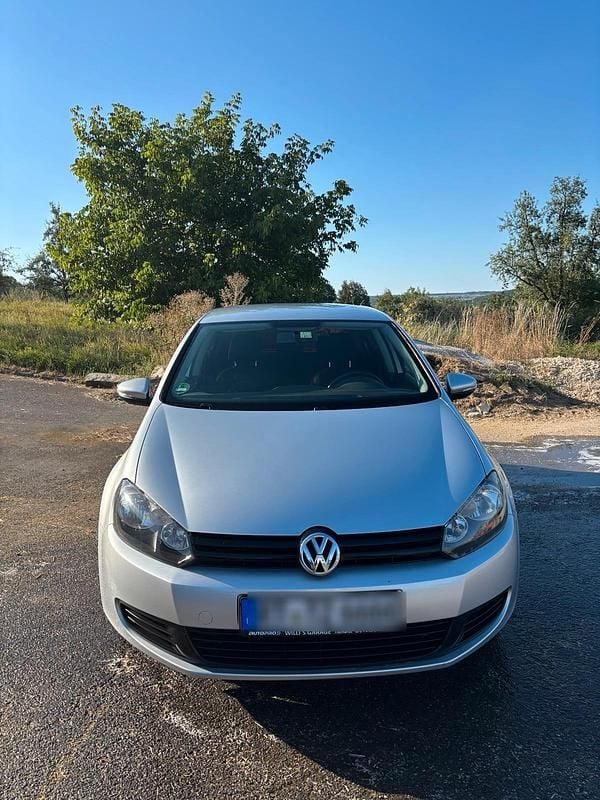 Silber Gebraucht 2011 VW Golf VI Trendline Kleinwagen | 6.900 € (Fairer Preis) - Bild 1/4
