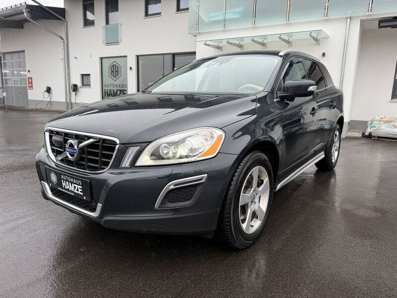 Grau Gebraucht 2011 Volvo XC60 Summum SUV | 10.990 € (Fairer Preis) - Bild 1/4