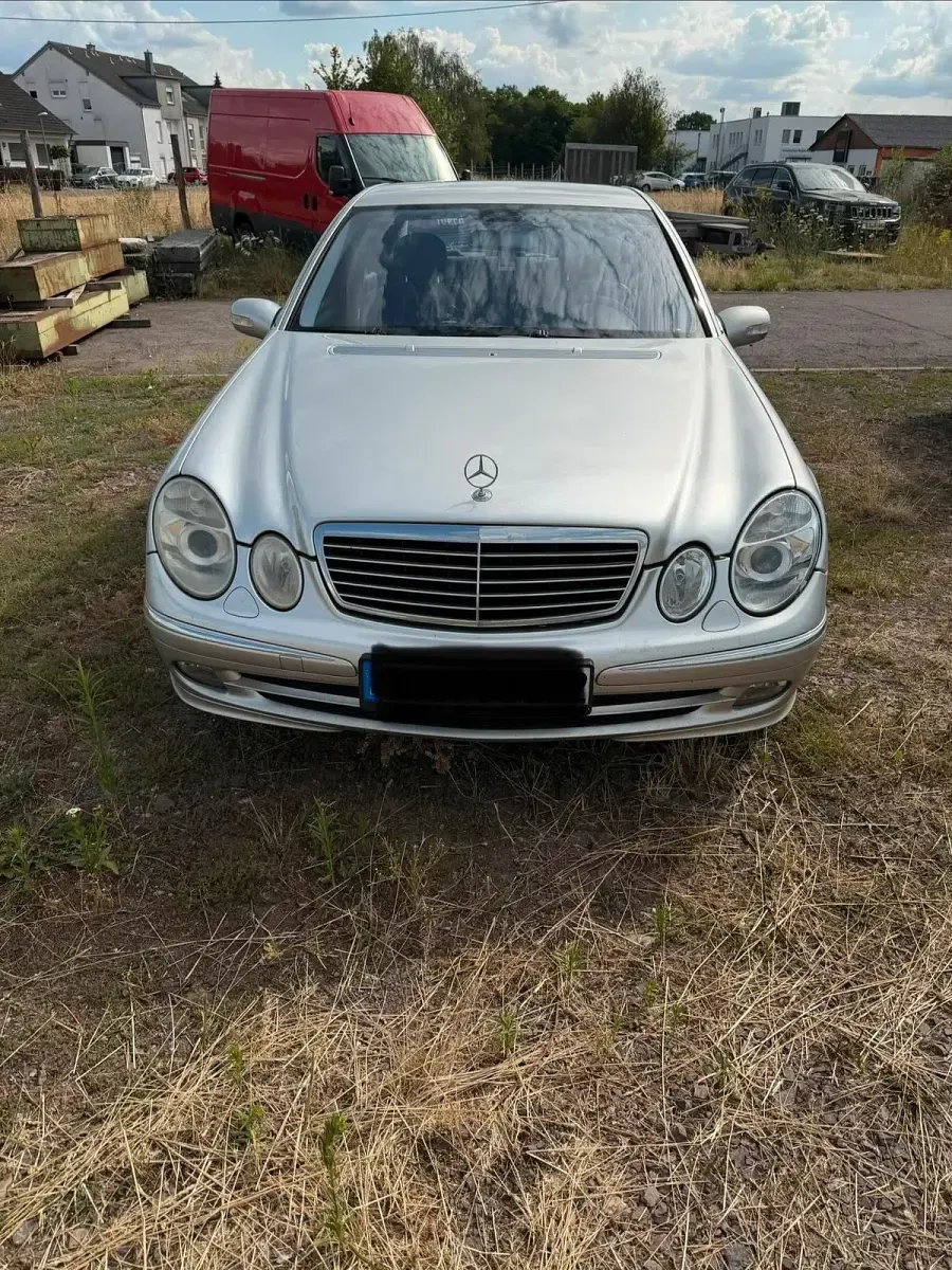 Gebraucht Mercedes E270 263 PS (193 kW) 2005 Silber Limousine