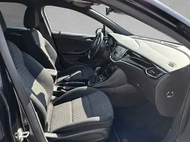 Używany Opel Astra Dynamic 160 KM (117 kW) 2016 Czarny Kombi