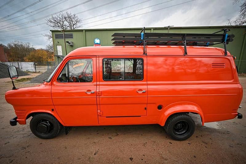 Usata Ford Transit 65 CV (47 kW) 1972 Rosso Monovolume