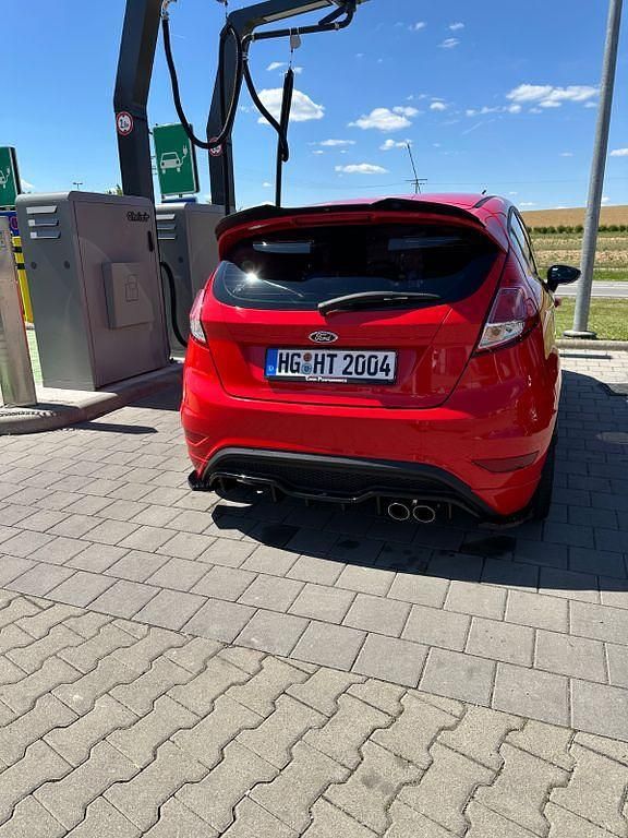 Gebraucht Ford Fiesta ST 182 PS (133 kW) 2014 Rot Kleinwagen