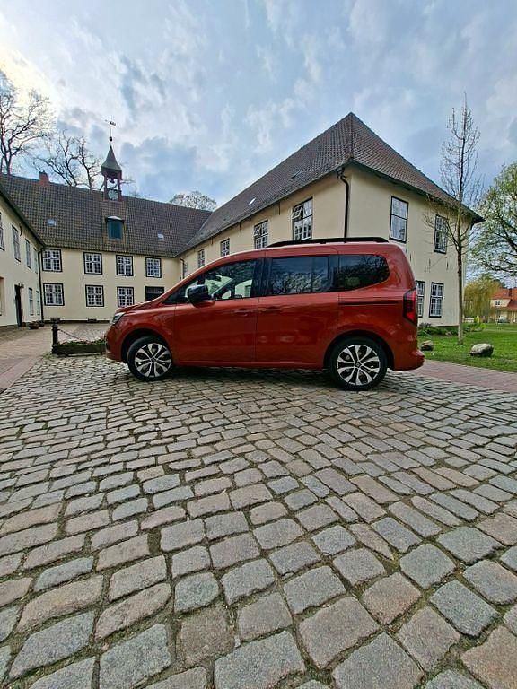 Gebraucht Renault Kangoo Techno 131 PS (96 kW) 2024 Orange Van / Kleinbus
