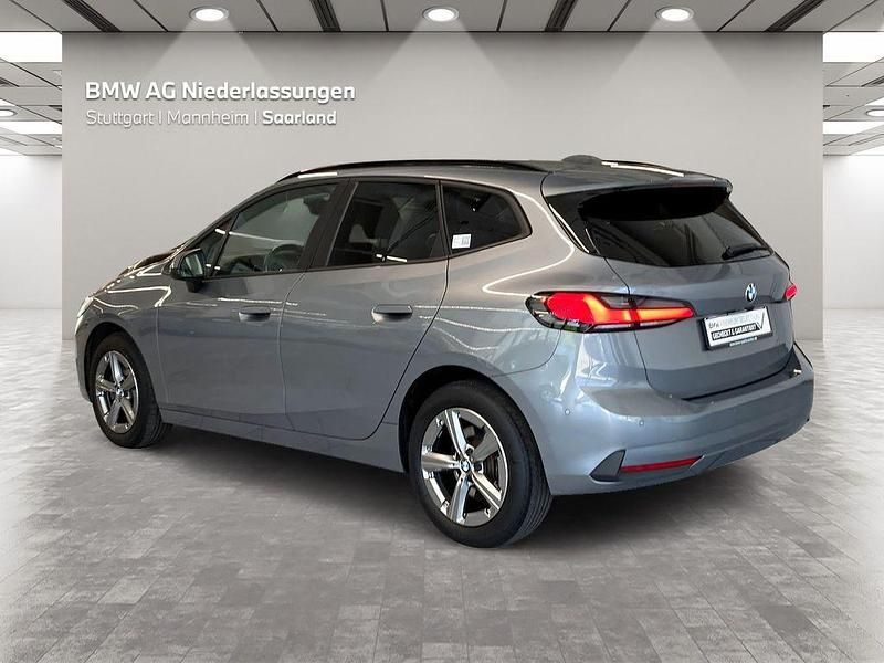 Gebraucht BMW 220 Active Tourer Sport Line 156 PS (114 kW) 2023 Grau Van / Kleinbus