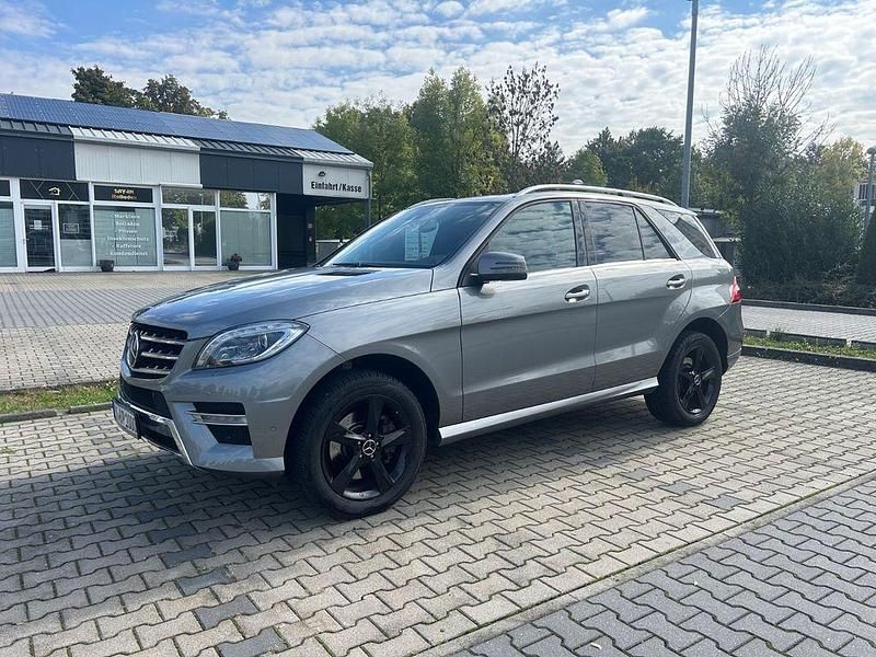 Gebraucht Mercedes ML350 258 PS (189 kW) 2012 Grau SUV