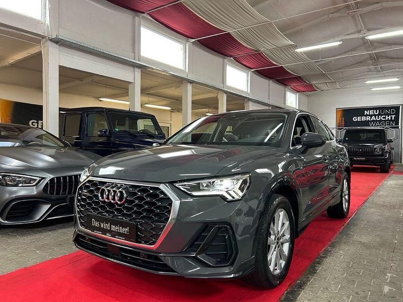 Grau Gebraucht 2020 Audi Q3 Sportback Sport SUV | 25.999 € (Teuer) - Bild 1/4