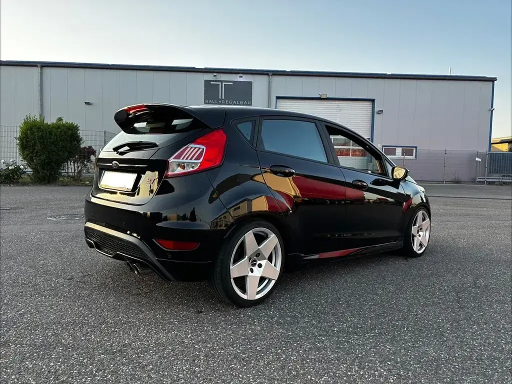 Gebraucht Ford Fiesta ST 182 PS (133 kW) 2017 Schwarz Kleinwagen
