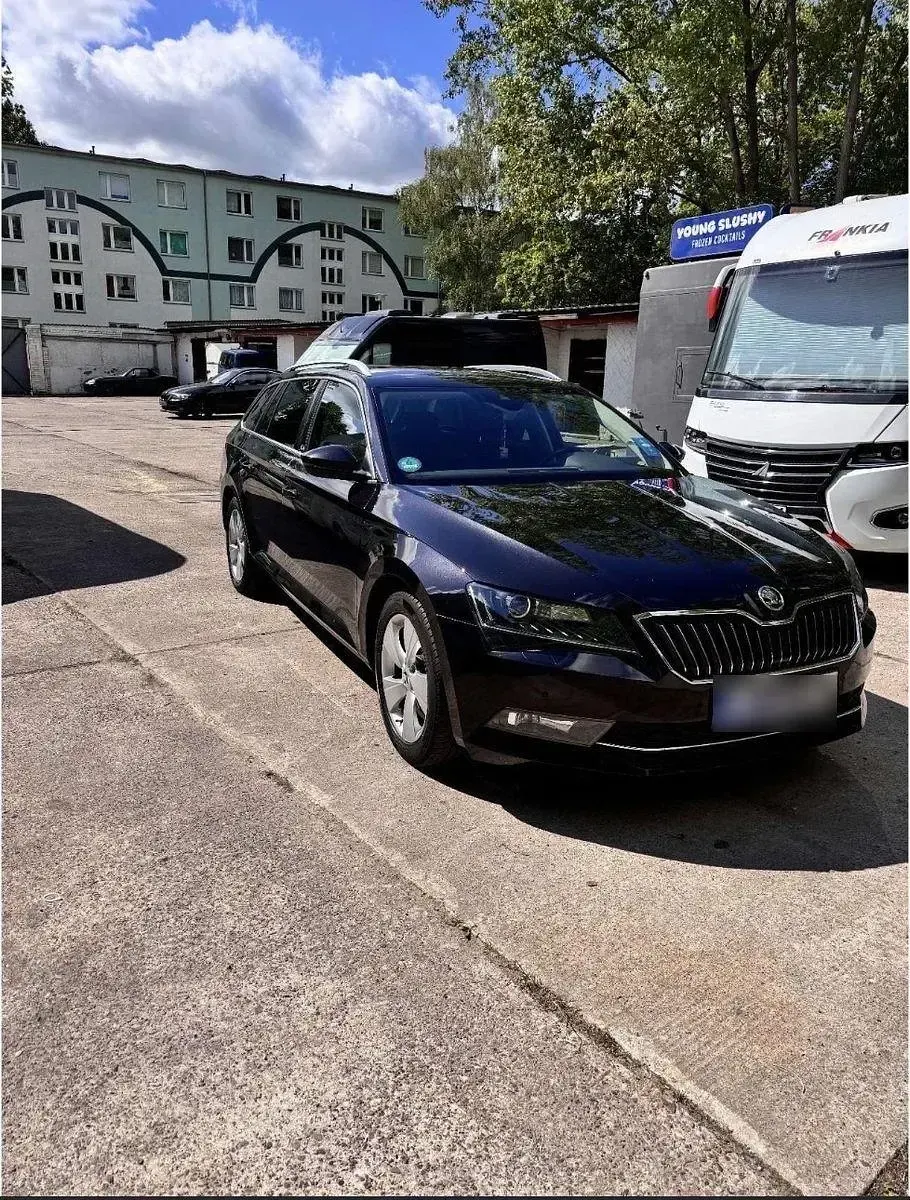 Gebraucht Skoda Superb 150 PS (110 kW) 2016 Schwarz Kombi